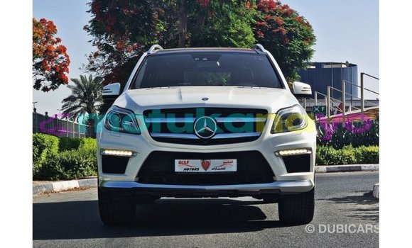 Acheter Import Voiture Mercedes-Benz 190 (W201) Blanc à Import - Dubai, Bandundu Acheter Import Voiture Mercedes-Benz 190 (W201) Blanc à Import - Dubai, Bandundu