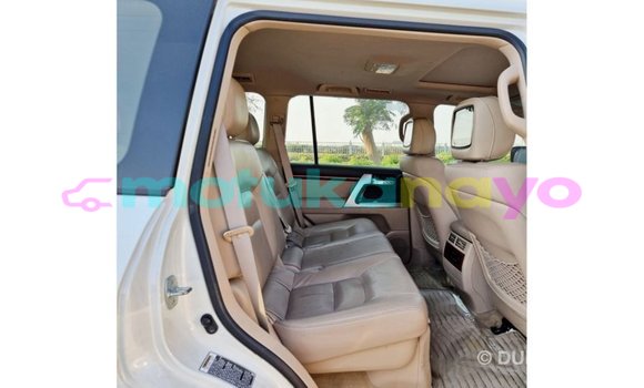 Buy Import Toyota Land Cruiser White Car in Import - Dubai in Bandundu Buy Import Toyota Land Cruiser White Car in Import - Dubai in Bandundu