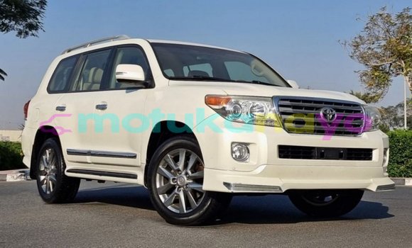 Buy Import Toyota Land Cruiser White Car in Import - Dubai in Bandundu Buy Import Toyota Land Cruiser White Car in Import - Dubai in Bandundu