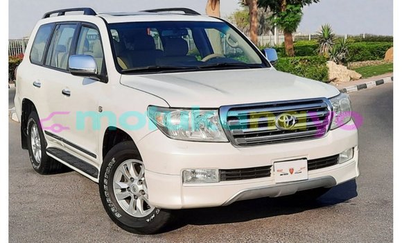 Acheter Import Voiture Toyota Land Cruiser Blanc à Import - Dubai, Bandundu Acheter Import Voiture Toyota Land Cruiser Blanc à Import - Dubai, Bandundu