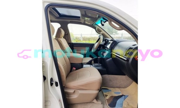 Acheter Import Voiture Toyota Land Cruiser Blanc à Import - Dubai, Bandundu Acheter Import Voiture Toyota Land Cruiser Blanc à Import - Dubai, Bandundu