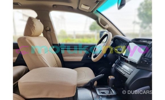 Acheter Import Voiture Toyota Land Cruiser Blanc à Import - Dubai, Bandundu Acheter Import Voiture Toyota Land Cruiser Blanc à Import - Dubai, Bandundu