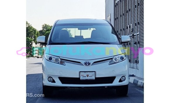 Acheter Import Voiture Toyota Previa Blanc à Import - Dubai, Bandundu Acheter Import Voiture Toyota Previa Blanc à Import - Dubai, Bandundu