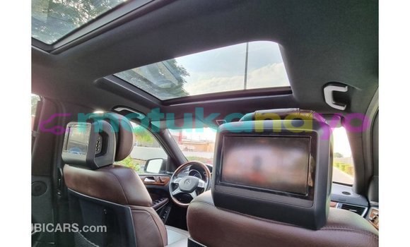 Buy Import Mercedes-Benz 190 (W201) Brown Car in Import - Dubai in Bandundu Buy Import Mercedes-Benz 190 (W201) Brown Car in Import - Dubai in Bandundu