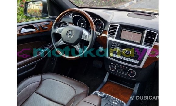 Buy Import Mercedes-Benz 190 (W201) Brown Car in Import - Dubai in Bandundu Buy Import Mercedes-Benz 190 (W201) Brown Car in Import - Dubai in Bandundu