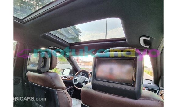 Buy Import Mercedes-Benz 190 (W201) Brown Car in Import - Dubai in Bandundu Buy Import Mercedes-Benz 190 (W201) Brown Car in Import - Dubai in Bandundu
