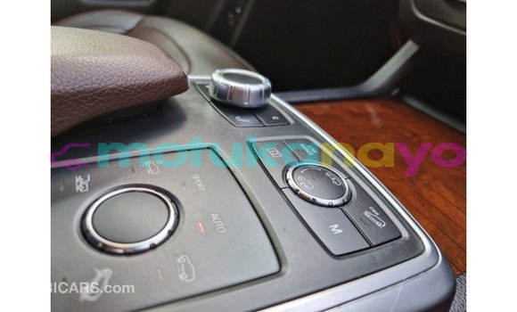Buy Import Mercedes-Benz 190 (W201) Brown Car in Import - Dubai in Bandundu Buy Import Mercedes-Benz 190 (W201) Brown Car in Import - Dubai in Bandundu
