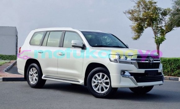 Buy Import Toyota Land Cruiser White Car in Import - Dubai in Bandundu Buy Import Toyota Land Cruiser White Car in Import - Dubai in Bandundu