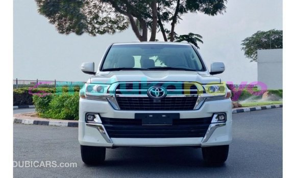 Buy Import Toyota Land Cruiser White Car in Import - Dubai in Bandundu Buy Import Toyota Land Cruiser White Car in Import - Dubai in Bandundu