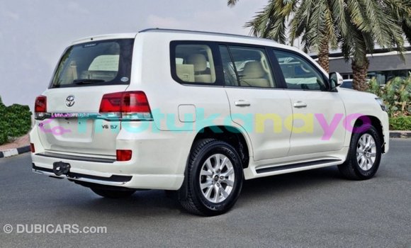 Buy Import Toyota Land Cruiser White Car in Import - Dubai in Bandundu Buy Import Toyota Land Cruiser White Car in Import - Dubai in Bandundu