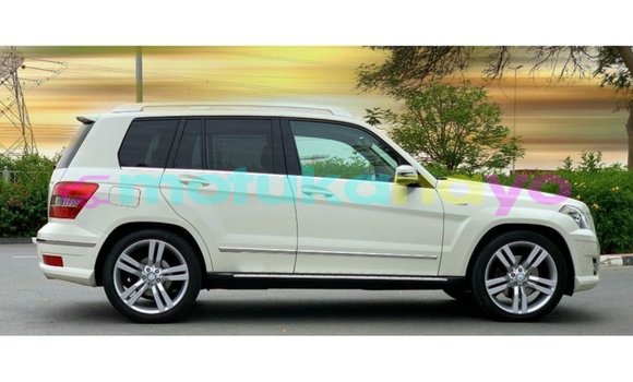 Buy Import Mercedes-Benz 190 (W201) White Car in Import - Dubai in Bandundu Buy Import Mercedes-Benz 190 (W201) White Car in Import - Dubai in Bandundu