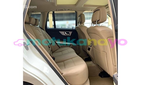 Buy Import Mercedes-Benz 190 (W201) White Car in Import - Dubai in Bandundu Buy Import Mercedes-Benz 190 (W201) White Car in Import - Dubai in Bandundu
