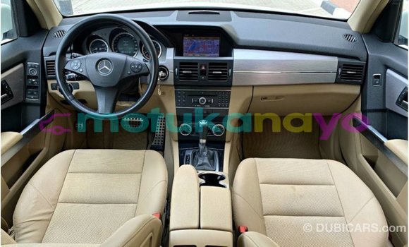 Buy Import Mercedes-Benz 190 (W201) White Car in Import - Dubai in Bandundu Buy Import Mercedes-Benz 190 (W201) White Car in Import - Dubai in Bandundu