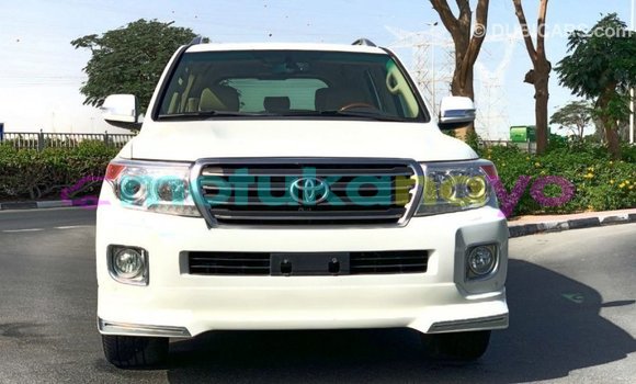 Buy Import Toyota Land Cruiser White Car in Import - Dubai in Bandundu Buy Import Toyota Land Cruiser White Car in Import - Dubai in Bandundu