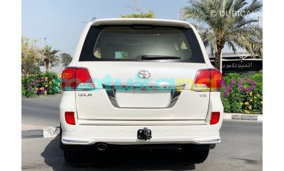 Buy Import Toyota Land Cruiser White Car in Import - Dubai in Bandundu Buy Import Toyota Land Cruiser White Car in Import - Dubai in Bandundu