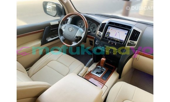 Buy Import Toyota Land Cruiser White Car in Import - Dubai in Bandundu Buy Import Toyota Land Cruiser White Car in Import - Dubai in Bandundu