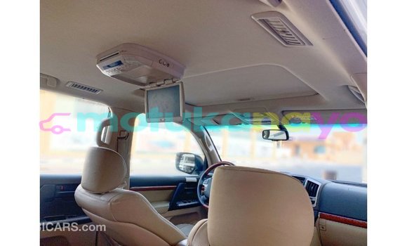 Buy Import Toyota Land Cruiser White Car in Import - Dubai in Bandundu Buy Import Toyota Land Cruiser White Car in Import - Dubai in Bandundu