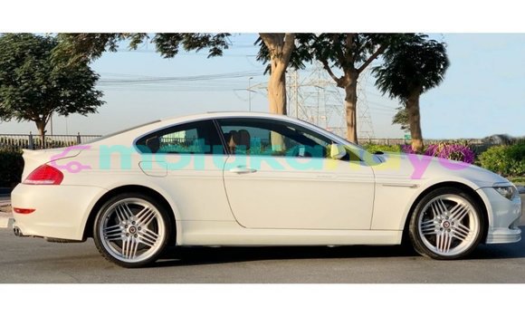 Acheter Import Moto BMW R Blanc à Import - Dubai, Bandundu Acheter Import Moto BMW R Blanc à Import - Dubai, Bandundu