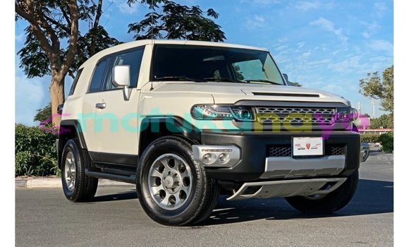 Buy Import Toyota FJ Cruiser White Car in Import - Dubai in Bandundu Buy Import Toyota FJ Cruiser White Car in Import - Dubai in Bandundu
