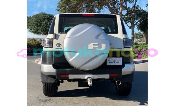 Buy Import Toyota FJ Cruiser White Car in Import - Dubai in Bandundu Buy Import Toyota FJ Cruiser White Car in Import - Dubai in Bandundu