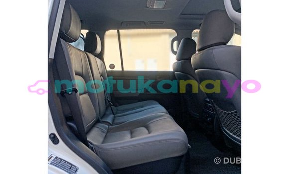 Buy Import Toyota Land Cruiser White Car in Import - Dubai in Bandundu Buy Import Toyota Land Cruiser White Car in Import - Dubai in Bandundu