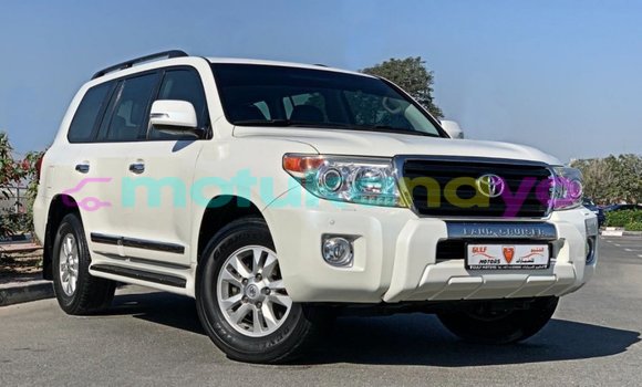 Acheter Import Voiture Toyota Land Cruiser Blanc à Import - Dubai, Bandundu Acheter Import Voiture Toyota Land Cruiser Blanc à Import - Dubai, Bandundu