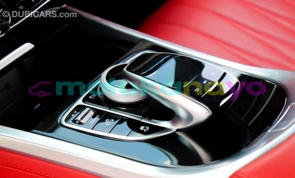 Acheter Import Voiture Mercedes-Benz 190 (W201) Blanc à Import - Dubai, Bandundu Acheter Import Voiture Mercedes-Benz 190 (W201) Blanc à Import - Dubai, Bandundu