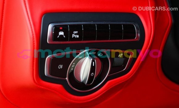 Acheter Import Voiture Mercedes-Benz 190 (W201) Blanc à Import - Dubai, Bandundu Acheter Import Voiture Mercedes-Benz 190 (W201) Blanc à Import - Dubai, Bandundu