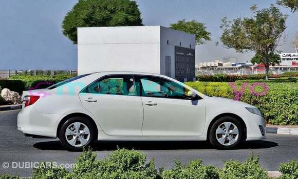 Buy Import Toyota Camry White Car in Import - Dubai in Bandundu Buy Import Toyota Camry White Car in Import - Dubai in Bandundu