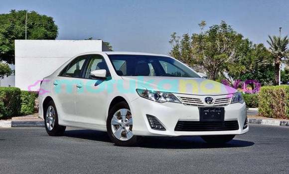 Acheter Import Voiture Toyota Camry Blanc à Import - Dubai, Bandundu Acheter Import Voiture Toyota Camry Blanc à Import - Dubai, Bandundu