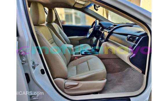 Acheter Import Voiture Toyota Camry Blanc à Import - Dubai, Bandundu Acheter Import Voiture Toyota Camry Blanc à Import - Dubai, Bandundu
