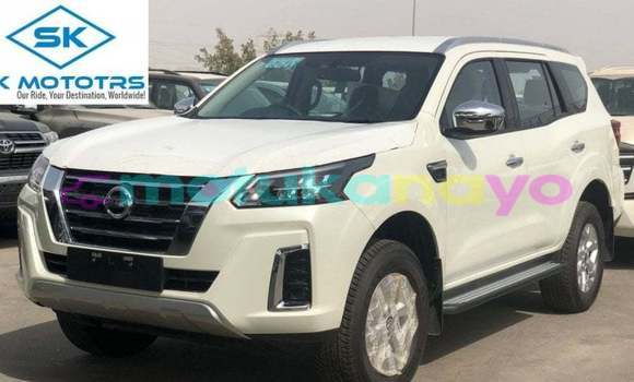 Buy Import Nissan Xterra White Car in Import - Dubai in Bandundu