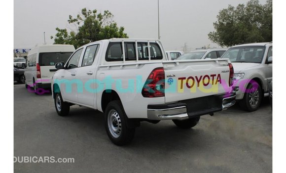 Buy Import Toyota Hilux White Car in Import - Dubai in Bandundu Buy Import Toyota Hilux White Car in Import - Dubai in Bandundu
