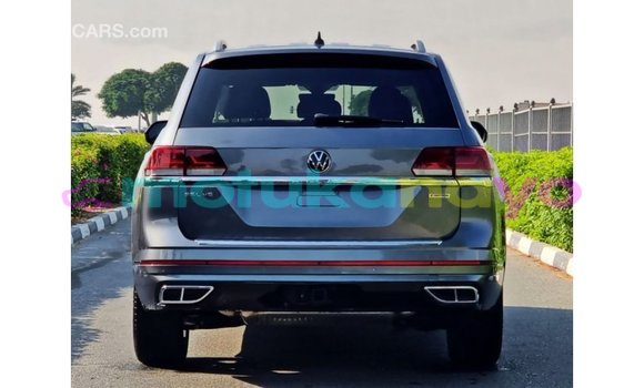 Buy Import Volkswagen TRUCK Other Truck in Import - Dubai in Bandundu Buy Import Volkswagen TRUCK Other Truck in Import - Dubai in Bandundu