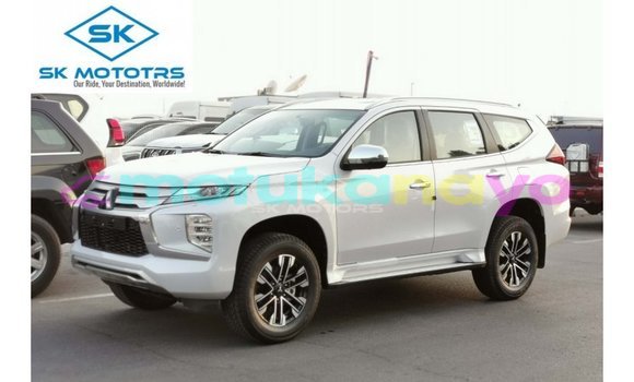 Buy Import Mitsubishi Montero White Car in Import - Dubai in Bandundu Buy Import Mitsubishi Montero White Car in Import - Dubai in Bandundu