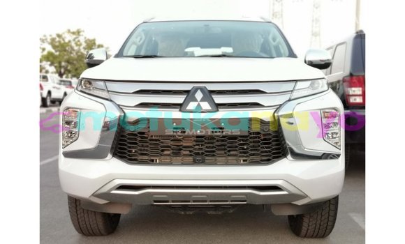 Buy Import Mitsubishi Montero White Car in Import - Dubai in Bandundu Buy Import Mitsubishi Montero White Car in Import - Dubai in Bandundu