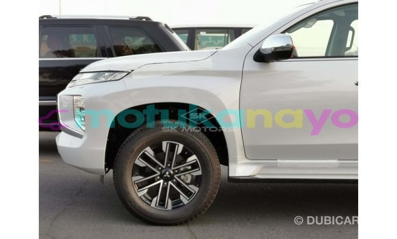 Buy Import Mitsubishi Montero White Car in Import - Dubai in Bandundu Buy Import Mitsubishi Montero White Car in Import - Dubai in Bandundu