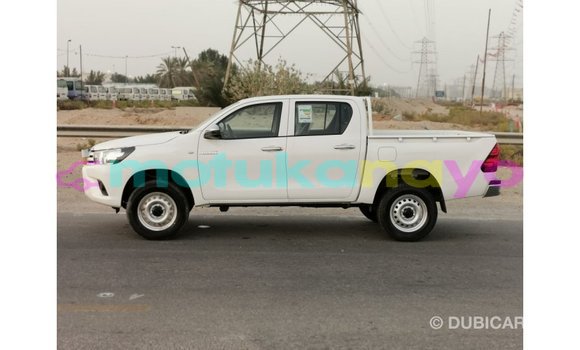 Buy Import Toyota Hilux White Car in Import - Dubai in Bandundu Buy Import Toyota Hilux White Car in Import - Dubai in Bandundu