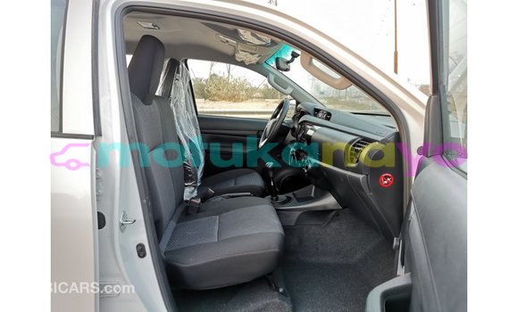 Buy Import Toyota Hilux White Car in Import - Dubai in Bandundu Buy Import Toyota Hilux White Car in Import - Dubai in Bandundu