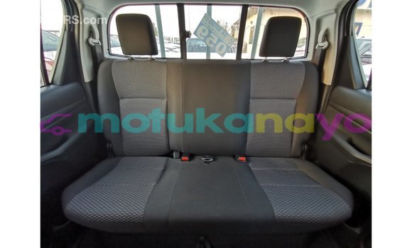 Buy Import Toyota Hilux White Car in Import - Dubai in Bandundu Buy Import Toyota Hilux White Car in Import - Dubai in Bandundu