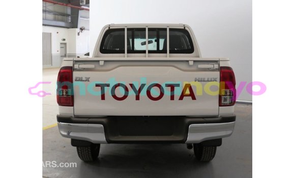 Buy Import Toyota Hilux White Car in Import - Dubai in Bandundu Buy Import Toyota Hilux White Car in Import - Dubai in Bandundu