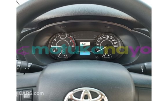 Buy Import Toyota Hilux White Car in Import - Dubai in Bandundu Buy Import Toyota Hilux White Car in Import - Dubai in Bandundu