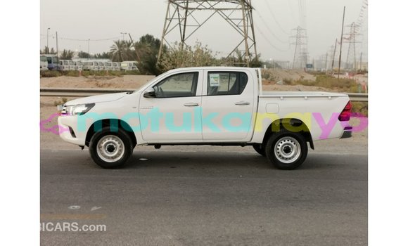 Buy Import Toyota Hilux White Car in Import - Dubai in Bandundu Buy Import Toyota Hilux White Car in Import - Dubai in Bandundu