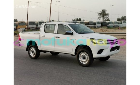 Buy Import Toyota Hilux White Car in Import - Dubai in Bandundu Buy Import Toyota Hilux White Car in Import - Dubai in Bandundu
