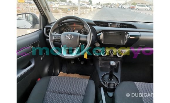 Buy Import Toyota Hilux White Car in Import - Dubai in Bandundu Buy Import Toyota Hilux White Car in Import - Dubai in Bandundu