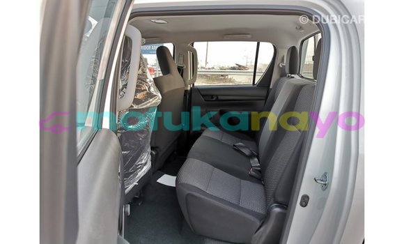 Buy Import Toyota Hilux White Car in Import - Dubai in Bandundu Buy Import Toyota Hilux White Car in Import - Dubai in Bandundu