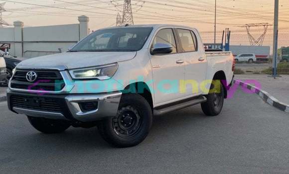 Buy Import Toyota Hilux White Car in Import - Dubai in Bandundu Buy Import Toyota Hilux White Car in Import - Dubai in Bandundu
