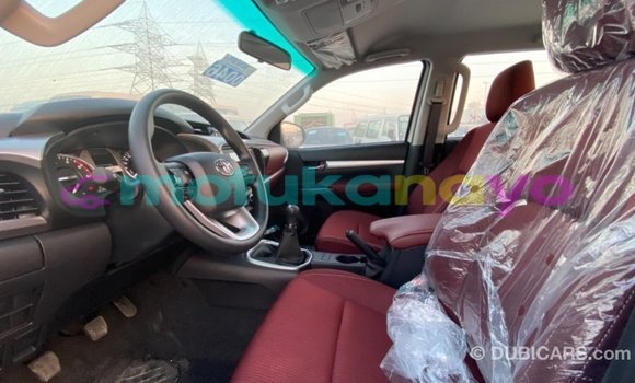 Buy Import Toyota Hilux White Car in Import - Dubai in Bandundu Buy Import Toyota Hilux White Car in Import - Dubai in Bandundu