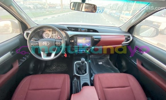 Buy Import Toyota Hilux White Car in Import - Dubai in Bandundu Buy Import Toyota Hilux White Car in Import - Dubai in Bandundu