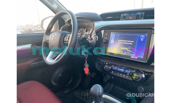 Buy Import Toyota Hilux White Car in Import - Dubai in Bandundu Buy Import Toyota Hilux White Car in Import - Dubai in Bandundu